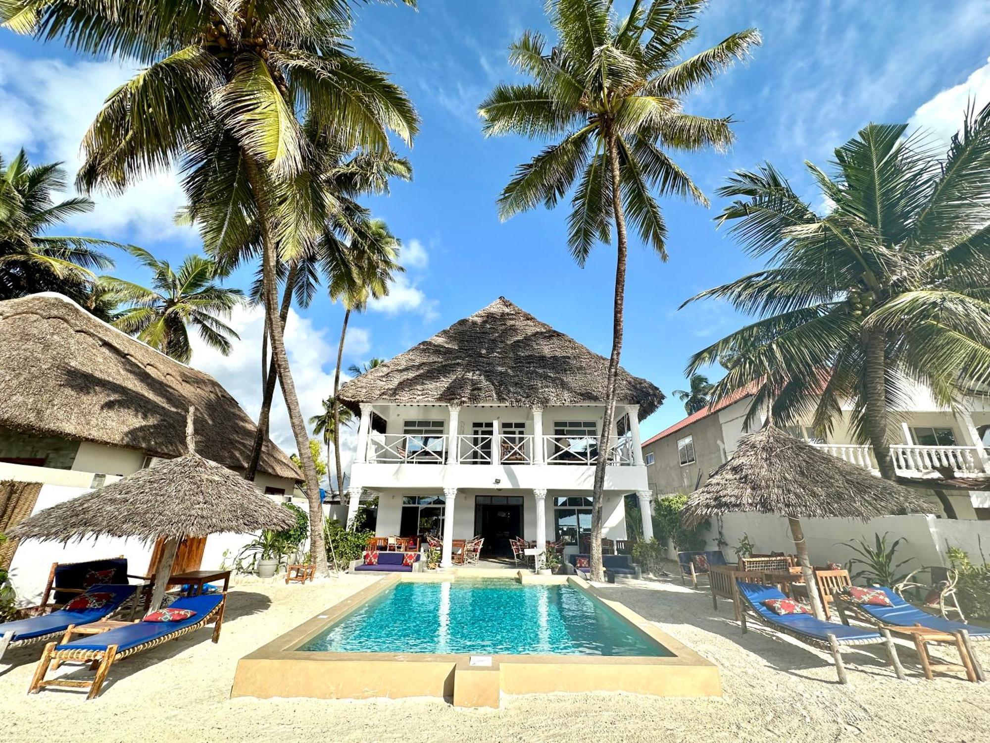The African Paradise Hotel 3*